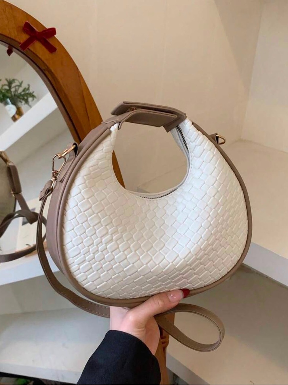 White Woven Crescent Shoulder Bag Crossbody Purse - Picture 2 of 4